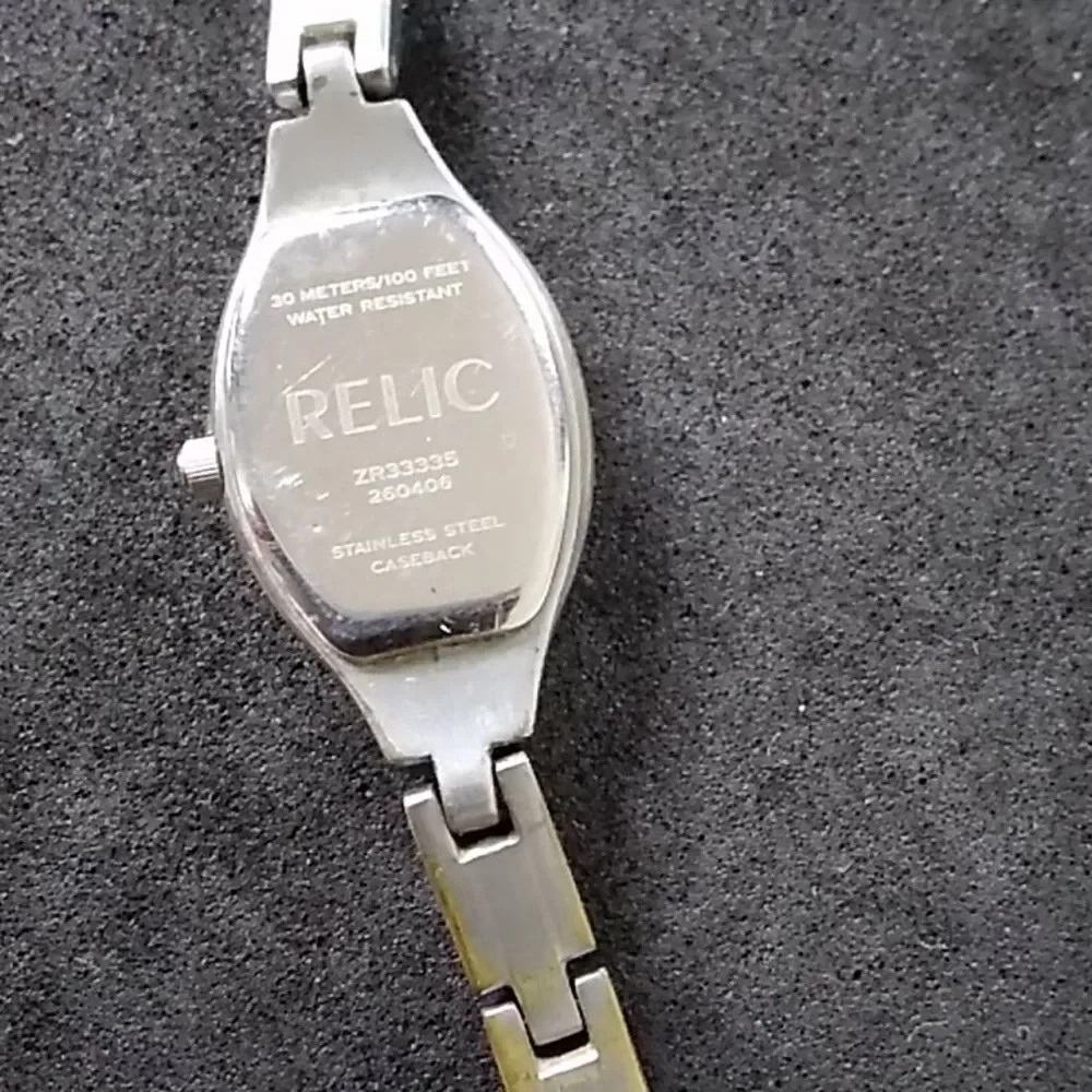 RELIC FOLIO BRACELET WATCH - Picture 12 of 12